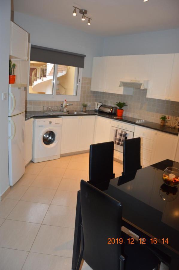 Luxury Apartment Пафос Экстерьер фото
